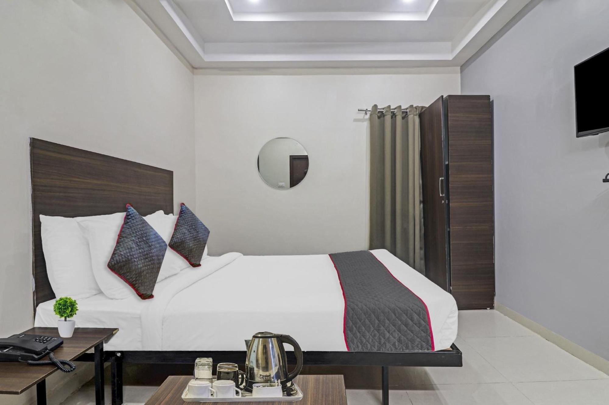 Collection O White House Near Kims Kondapur Hotel Kondapur  Ngoại thất bức ảnh
