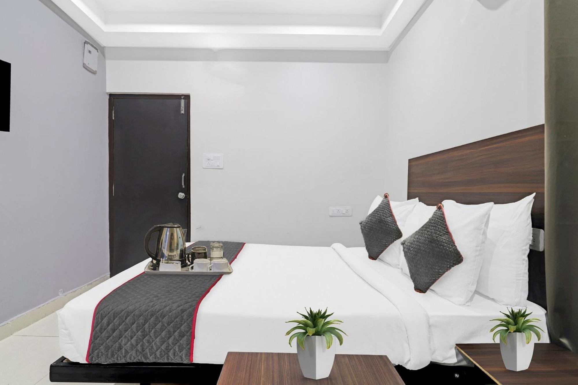 Collection O White House Near Kims Kondapur Hotel Kondapur  Ngoại thất bức ảnh